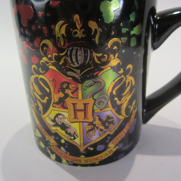 Harry Potter Mug Iridescent Hogwarts Crest Design 14oz - Picture 2 of 9